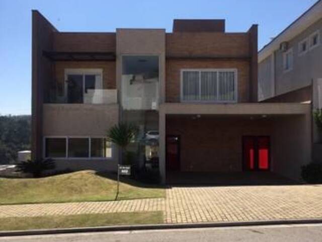 Casa para Venda em Santana de Parnaíba - 1