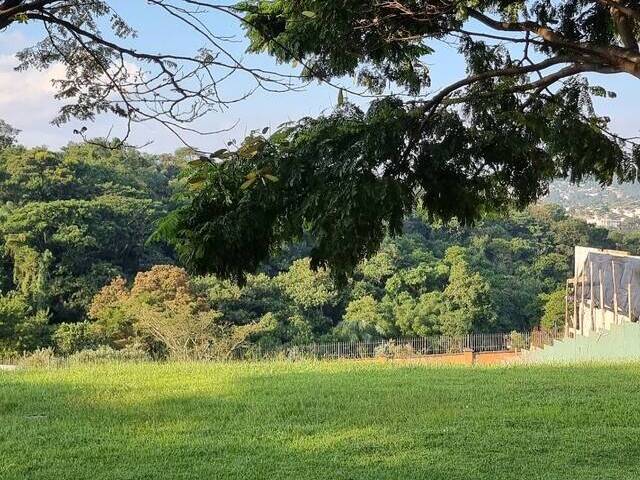 Terreno para Venda em Santana de Parnaíba - 3