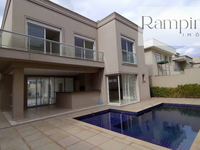 Casa para Venda em Santana de Parnaíba - 1