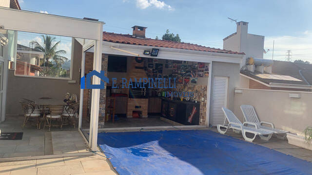 Casa à venda com 4 quartos, 350m² - Foto 1