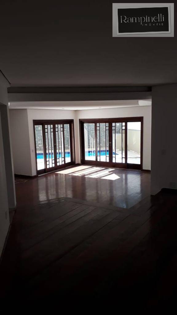 Casa para alugar com 4 quartos, 360m² - Foto 4