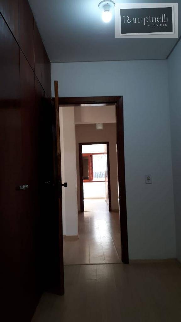 Casa para alugar com 4 quartos, 360m² - Foto 15