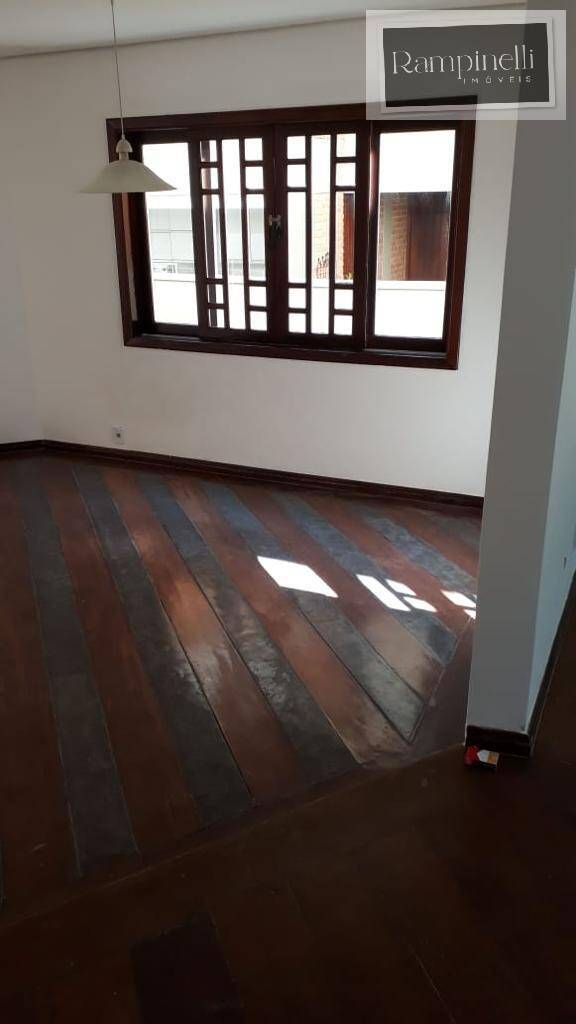 Casa para alugar com 4 quartos, 360m² - Foto 12